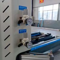 Ligne de production efficace pour le soudage et le nettoyage automatique des fenêtres et portes en PVC