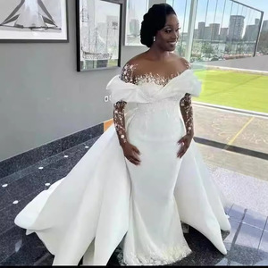 Nuevo Vestido de Novia Blanco Africano con Cola Desmontable Estilo Sirena - Product Image 4