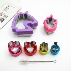 Ensemble de découpoirs à sandwich en acier inoxydable en forme de licorne pour enfants, découpoir à sandwich en forme de visage de licorne, découpoir à biscuits en forme de <span class=keywords><strong>cheval</strong></span> - Product Image 1