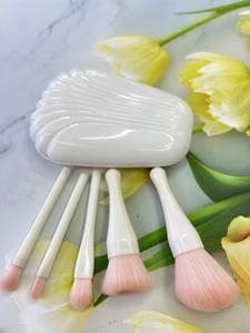 Hot Selling Small Beauty Cosmetic <strong>Brushes</strong> Portable Travel Size Makeup <strong>Brushes</strong> <strong>Mini</strong> Set With Case 5PCS Built-in Mirror