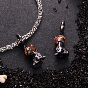Charmant pendentif chien de dessin animé avec chapeau orange, en alliage plaqué noir, bijou unisexe, cadeau - Product Image 3