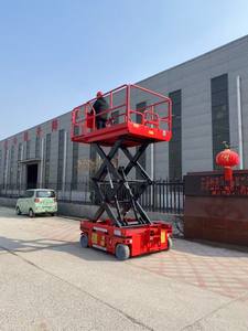 แพลตฟอร์มลิฟท์กรรไกรไฟฟ้าแบบมีล้อขนาด 6 เมตร ให้การยกและลดแนวตั้งที่มั่นคงและมีประสิทธิภาพภายใต้การรับน้ำหนัก  ระบบยกแบบกรรไกร - Product Image 5