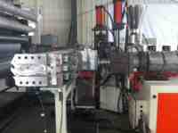 Machine de fabrication de carreaux de tôle de toiture en PVC Usine Machine de PVC Extrudeuses de plastique à vendre