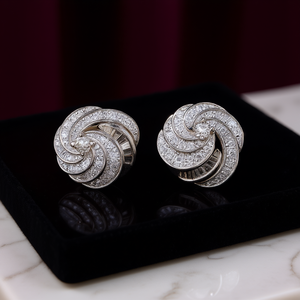 Orecchini in Oro Bianco con Diamanti Taglio Brillante Rotondo Colore D Naturali Certificati GIA Gioielli di Lusso da Sposa per Donna - Product Image 2