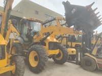 Chargeuse-pelleteuse JCB 4CX d'occasion, haute puissance, bon état, prix avantageux, performances puissantes, modèle original 4CX