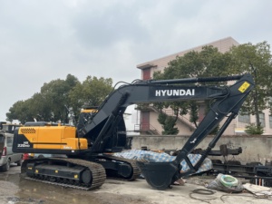 รถขุดตีนตะขาบฮุนได HX220HD ขนาด 22 ตัน พร้อมบุ้งกี๋ขุดขนาด 0.32 เมตร รถก่อสร้างมือสอง เครื่องยนต์ฮิตาชิ - Product Image 3