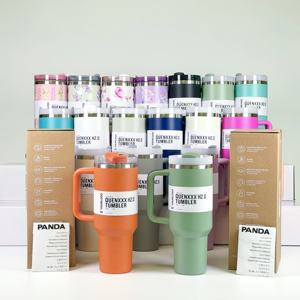 Vaso Térmico de <span class=keywords><strong>Acero</strong></span> Inoxidable de 40oz sin BPA con Asa, Tapa de 3 Posiciones y Portavasos para Viaje, Compatible con Stanley - Venta al por Mayor - Product Image 1