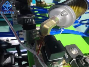 เครื่องเป่าขวด PET <span class=keywords><strong>มือ</strong></span><span class=keywords><strong>สอง</strong></span>ขวดพลาสติกประหยัดพลังงานอุปกรณ์การผลิตขวดน้ำและขวดเครื่องดื่ม - Product Image 3