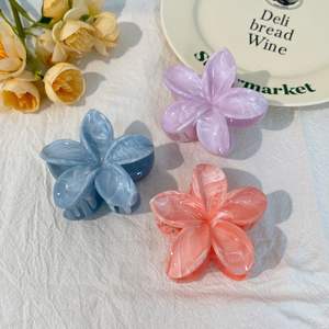 วันหยุดพักผ่อนที่ชายหาดใหม่  คลิปหนีบผมรูปดอกชบาฮาวายสวยงามสำหรับผู้หญิง - Product Image 2