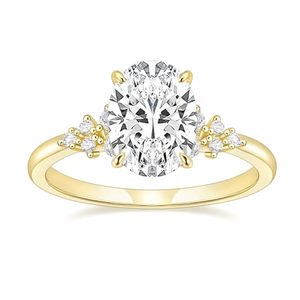 Anillo de Compromiso de Diamante Cultivado en Laboratorio con Corte Radiante en Oro Amarillo de 18K para Mujer, con Diamantes Laterales, Certificado IGI, Estilo Clásico - Product Image 2