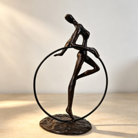 Statue Moderne Femme Dansante en Cuivre, Sculptures Abstraites de Danseuse, Décoration d'Intérieur, Artisanat Métallique Écologique, Durable et Fait Main