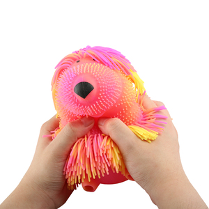 <span class=keywords><strong>Tiktok</strong></span> Venta caliente OEM Squeeze Toys 2 Tone Bushy Hair Puffer Dog Light up Stress Puffer Ball Fidget para niños - Product Image 6