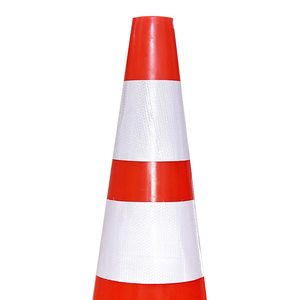 Cono de Tráfico de PVC de 700 mm, Cuerpo Rojo, Base Negra, Cono de Seguridad Reflectante para Advertencia Vial, Base de Plástico de 360x360 mm - Product Image 6