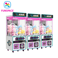 Vente en gros de machine à griffes d'arcade Funspace personnalisée, économique, à monnayeur, pour la distribution de jouets et de poupées, avec 1 an de garantie, compatible pièces anglaises