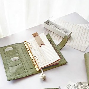 <span class=keywords><strong>Agenda</strong></span> Premium A6 con Anillas, Personalizable con Logotipo, Recargable, con Hojas Sueltas, Organizador Multibolsillos para Oficina y Uso Personal - Product Image 1