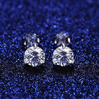 CZCITY Pendientes de tuerca de plata de ley con moissanita de 1 quilate, diseño de 3 garras, minimalistas, clásicos, con diamantes, para mujer