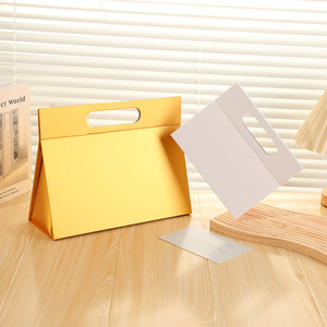 Scatola Regalo Pieghevole con Coperchio a Ribalta, Laminazione Opaca/Lucida, Personalizzabile, Chiusura Magnetica, Opzioni Nastro - Product Image 2