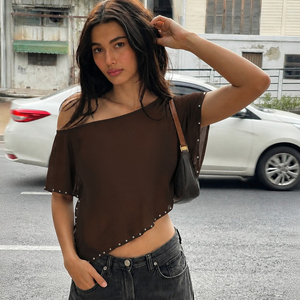 Novedad 2026 Top de Gasa para Mujer con Hombro Descubierto, Detalle de Remaches Asimétrico, Manga Corta, Estilo Casual de Verano - Product Image 3