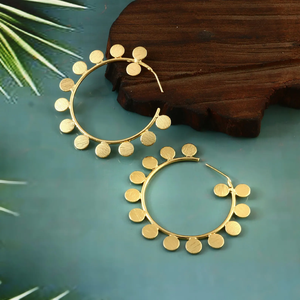 Pendientes de aro de disco redondo Estilo Vintage moderno bohemio, aros de punto chapados en oro ligeros - Product Image 2