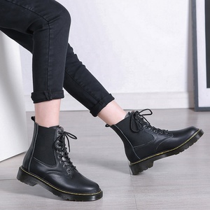 Bottes en cuir confortables pour femmes, style britannique, à lacets, mi-mollet, respirantes, printemps, automne, hiver, semelle épaisse, résistantes à l'usure - Product Image 3