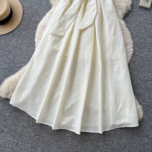 Robe de soirée élégante en dentelle avec ceinture à nouer, coupe trapèze, pour femme, garantie qualité. - Product Image 4