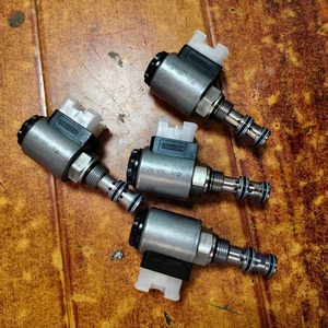 WKM08130D-01-C-N-24DG วาล์วสามทาง 350 บาร์ 25 ลิตร/นาที พอร์ต M20x1.5 สำหรับเปลี่ยนอะไหล่ มีสินค้าในสต็อก - Product Image 1