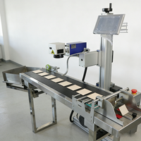 Machine de marquage laser pour pochettes et sacs à pagination automatique, impression de codes QR, codes de lot et de date, inspection et rejet des défauts, conforme à la norme Chestny Znak Trace
