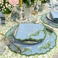 Napperons en lin festonnés avec broderie Muguet, bleu clair, motif floral moderne, pour mariage printanier, lavables à l'eau, décoration de table.