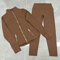 Ensemble de veste de yoga avec logo, 40 couleurs, veste à manches longues de haute qualité, coupe ajustée, ensemble de veste de sport et de leggings de yoga