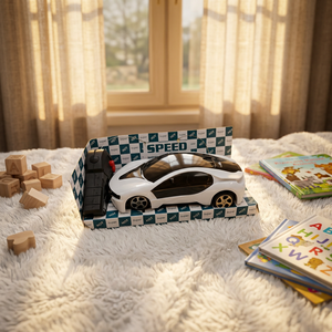 Voiture télécommandée électrique blanche et noire en plastique, alimentée par piles, modèle RC sport, pour jeu intérieur et extérieur - Product Image 1