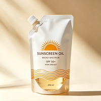 Pochette de recharge liquide cosmétique personnalisable, autoportante, avec bec verseur latéral et fenêtre transparente