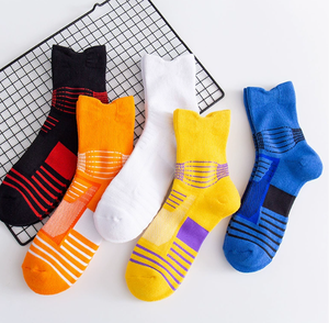 Chaussettes de sport épaisses à fond en tissu éponge, anti-friction, pour le basketball, entraînement en extérieur, en mesh, absorbant la transpiration, désodorisantes - Product Image 1