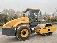 Compacteur vibrant automoteur XS163J avec tambour à pattes de mouton en option pour opération de compactage de sols cohésifs dans les digues et les talus