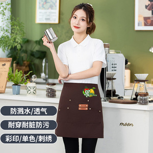 ผ้ากันเปื้อนผ้าแคนวาสแบบสามกระเป๋า ขนาดเดียว ใช้ได้กับทุกคน กันน้ำ กันคราบสกปรก สำหรับร้านอาหาร บาร์ ชุดทำงาน พร้อมพิมพ์โลโก้ ปรับแต่งได้ - Product Image 5