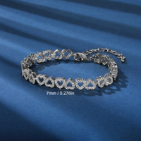 Bracelet ajustable en laiton avec zircon cubique en forme de cœur étincelant pour femme – Tendance, minimaliste, élégant, délicat – Platine/Or