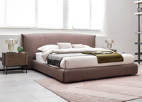 Cadre de lit design italien moderne de haute qualité avec quincaillerie de luxe Lit de villa en cuir King Size souple pour chambre à coucher