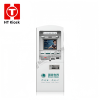Kiosque terminal en libre-service pour le paiement de la facture d'électricité accepte en espèces l'impression de reçus de lecteur de carte bancaire