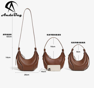 กระเป๋าหนังแท้ AndoBag รุ่นใหม่ ทรงพระจันทร์เสี้ยว สะพายข้าง/สะพายไหล่ แบบครึ่งวงกลม สำหรับพักผ่อน รุ่น 3102 - Product Image 4