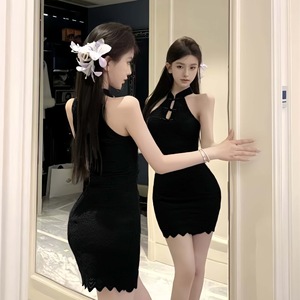 เดรสลูกไม้เซ็กซี่แบบคอ halter สไตล์จีนใหม่ โชว์ไหล่เว้า สำหรับผู้หญิง รุ่นใหม่สำหรับฤดูใบไม้ร่วงและฤดูหนาว ทรงเข้ารูป - Product Image 2