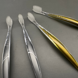 Brosse à dents <span class=keywords><strong>pingouin</strong></span> transparente jetable personnalisée poils métalliques aiguisés manche en plastique pour adultes soins bucco-dentaires hôtel Spa - Product Image 1