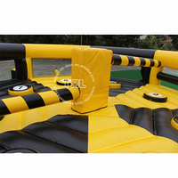 Jeu mécanique de Wipeout toxique gonflable Jeux de saut de Wipeout gonflable Jeu d'obstacles rotatifs