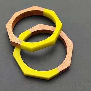Brazaletes de Resina y Madera con Grano de Madera Natural y Detalles de Resina, Joyería Hecha a Mano para Mujer, Uso Diario - Product Image 5