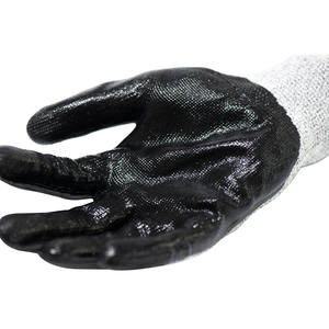 قفاز أمان A4 من النتريل الناعم مضاد للقطع ، بطانة قوية من الألياف الزجاجية HPPE - Product Image 2