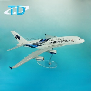 Modèle d'<span class=keywords><strong>avion</strong></span> <span class=keywords><strong>civil</strong></span> Qantas A380 à l'échelle 1/100 en résine - Product Image 2