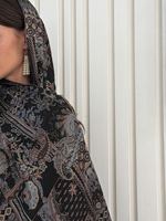 Abaya Kimono Ouverte Noire Hafizah avec Ensemble Hijab Imprimé Paisley – Tenue Décontractée et Modeste