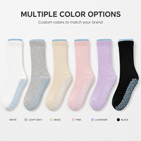 Chaussettes de Pilates antidérapantes et rembourrées pour femmes, tendance, personnalisées OEM, directement de l'usine
