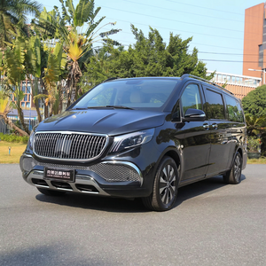 Vito Portátil Premium MPV Restyle com Assentos Lounge em Couro Diamante Marfim, Acabamento em Madeira, Teto Panorâmico e Tela de Teto Silenciosa - Product Image 5