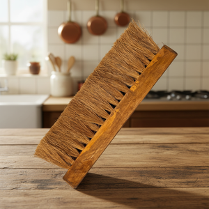 Brosse de nettoyage légère et durable en fibre de coco écologique avec manche en bois, petite taille, pour usage domestique - Product Image 5