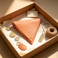 Nouvelle conception de pochette à bijoux en microfibre triangulaire en cuir PU, porte-monnaie avec logo personnalisé