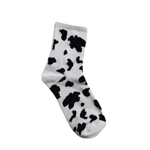 Kuho-Sport-Stuba-Socken schwarz weiß Flecken lässig gestreift Paar Socken